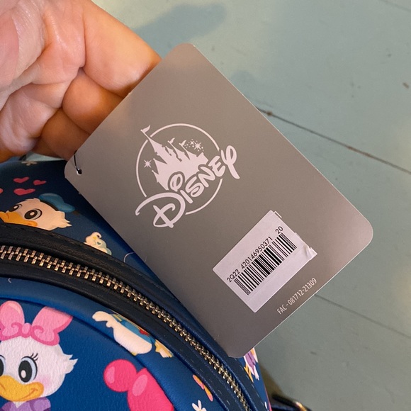 Donald and Daisy Loungefly - Picture 6 of 9